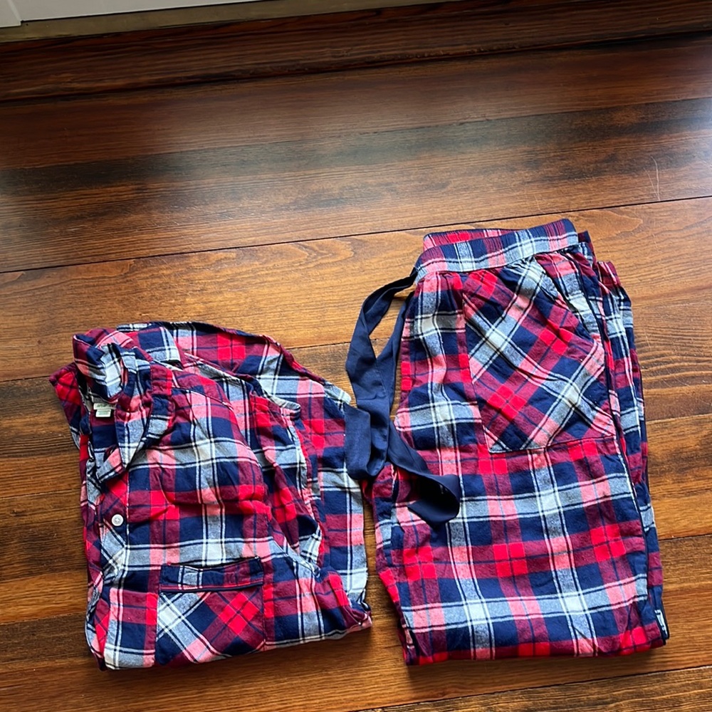 American Eagle matching pajama set